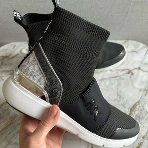 Michael Kors knitted sock sneakers / high tops, size 6,5 US.